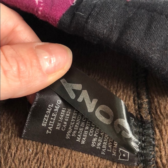 Fur Lined Graphic Leggings - Picture 4 of 4